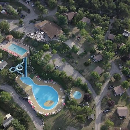 Camping Le Couriou Recoubeau-Jansac Exterior foto
