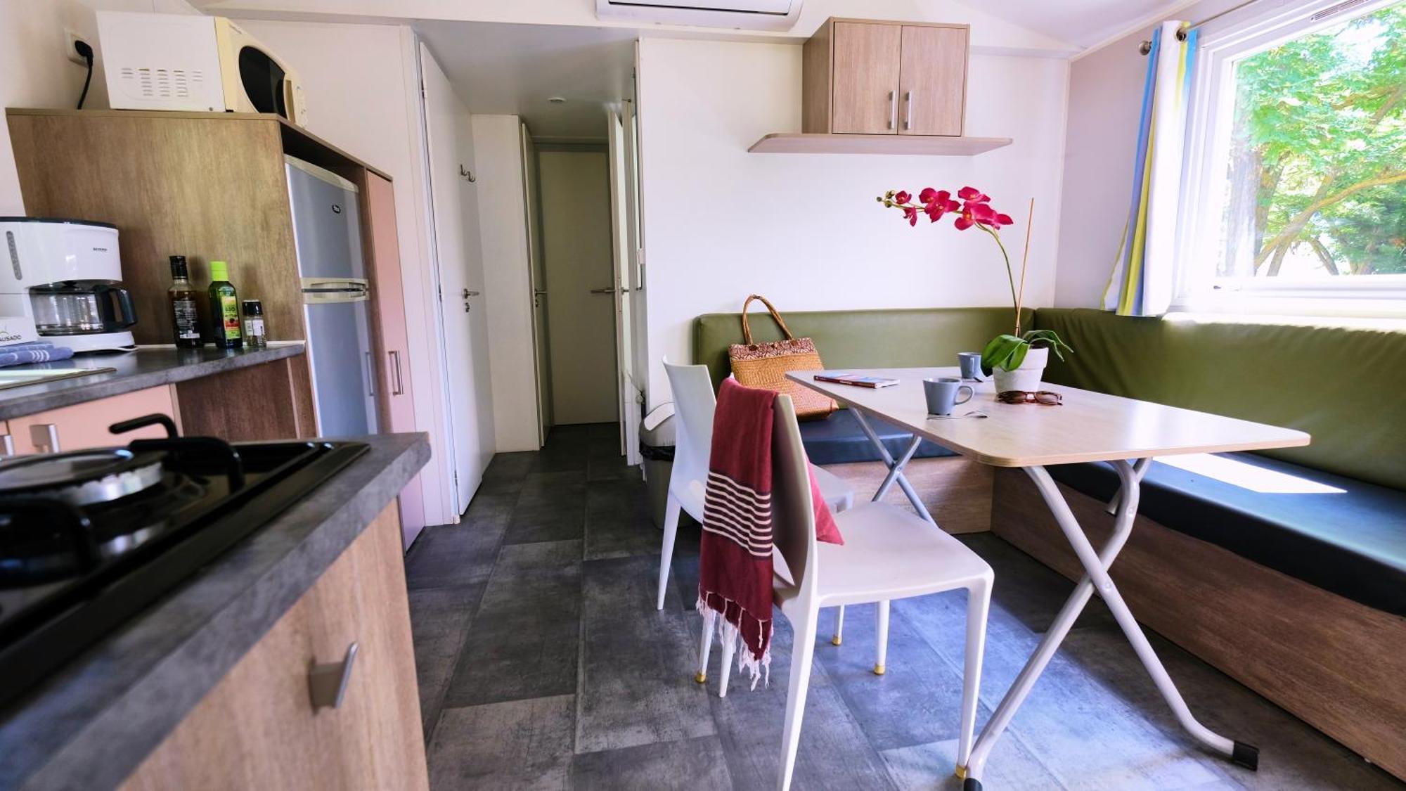 Camping Le Couriou Recoubeau-Jansac Exterior foto