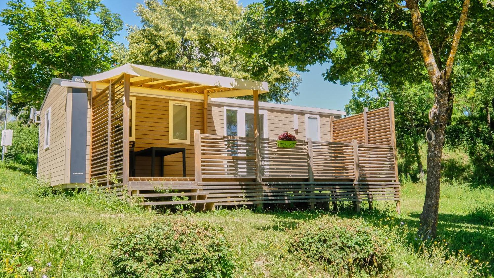 Camping Le Couriou Recoubeau-Jansac Exterior foto